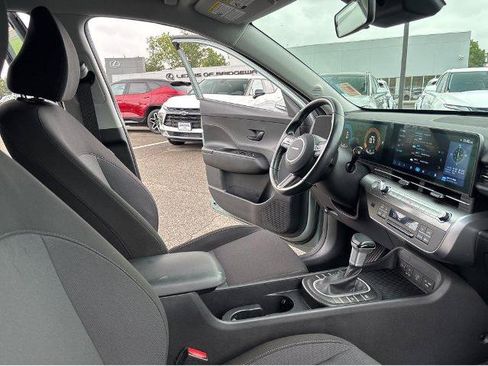 Used 2024 Hyundai Kona SEL AWD/4WD image 16
