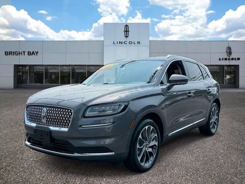 Used 2022 Lincoln Nautilus Reserve AWD/4WD image 2