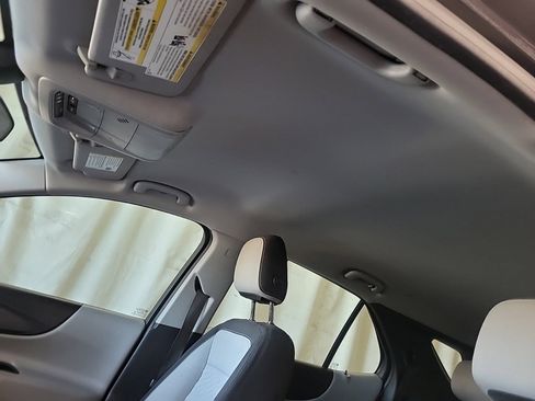 Used 2018 Chevrolet Equinox LS FWD image 11