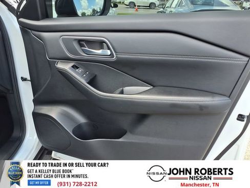 Used 2024 Nissan Rogue Platinum FWD image 20