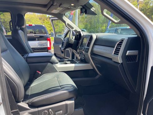 Used 2017 Ford F250 Lariat w/ Lariat Ultimate Package AWD/4WD image 38