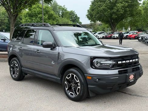 Used 2023 Ford Bronco Sport Outer Banks w/ Tech Package AWD/4WD image 4