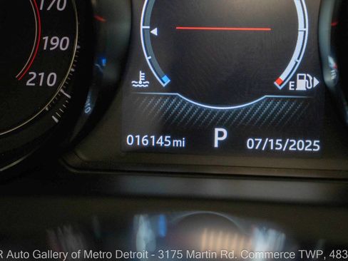 Used 2020 Jaguar F-TYPE R image 19