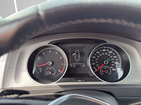 Used 2017 Volkswagen Golf Wolfsburg Edition image 18