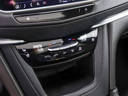 Certified 2024 Cadillac XT5 Premium Luxury image 20