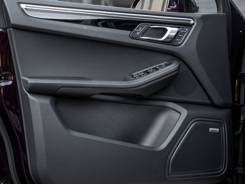 Certified 2026 Porsche Macan AWD/4WD image 20