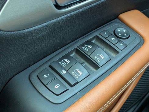 New 2026 Chrysler Pacifica Pinnacle image 24