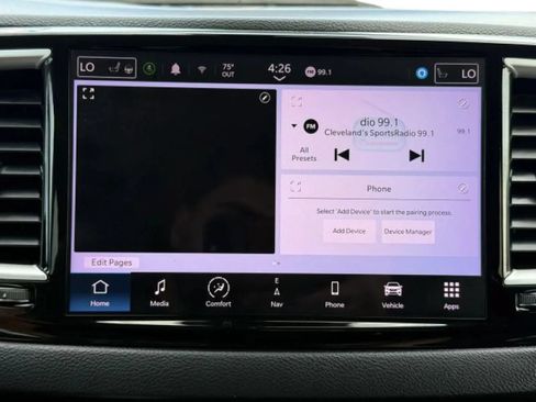 Used 2022 Chrysler Pacifica Touring-L w/ Uconnect Theater Family Group FWD image 32