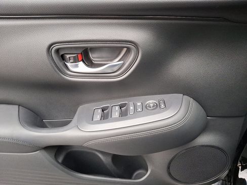 Certified 2025 Honda HR-V LX image 12