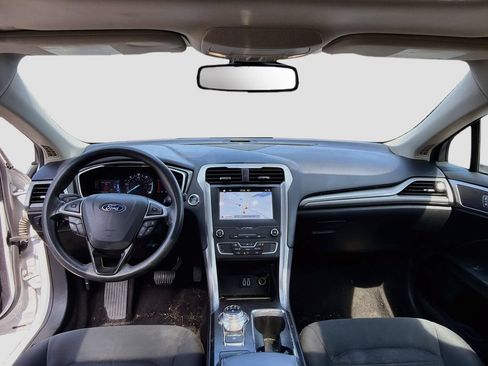 Used 2019 Ford Fusion SE FWD image 25