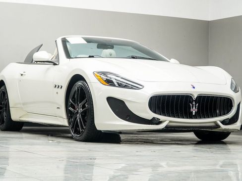 Used 2017 Maserati GranTurismo Sport RWD image 4