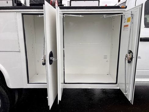 Used 2024 RAM 5500 Tradesman w/ Chrome Appearance Group image 43