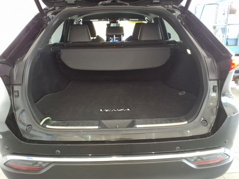 Used 2021 Toyota Venza XLE w/ Softex Package image 18