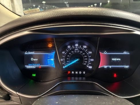 Used 2018 Ford Fusion Titanium image 2