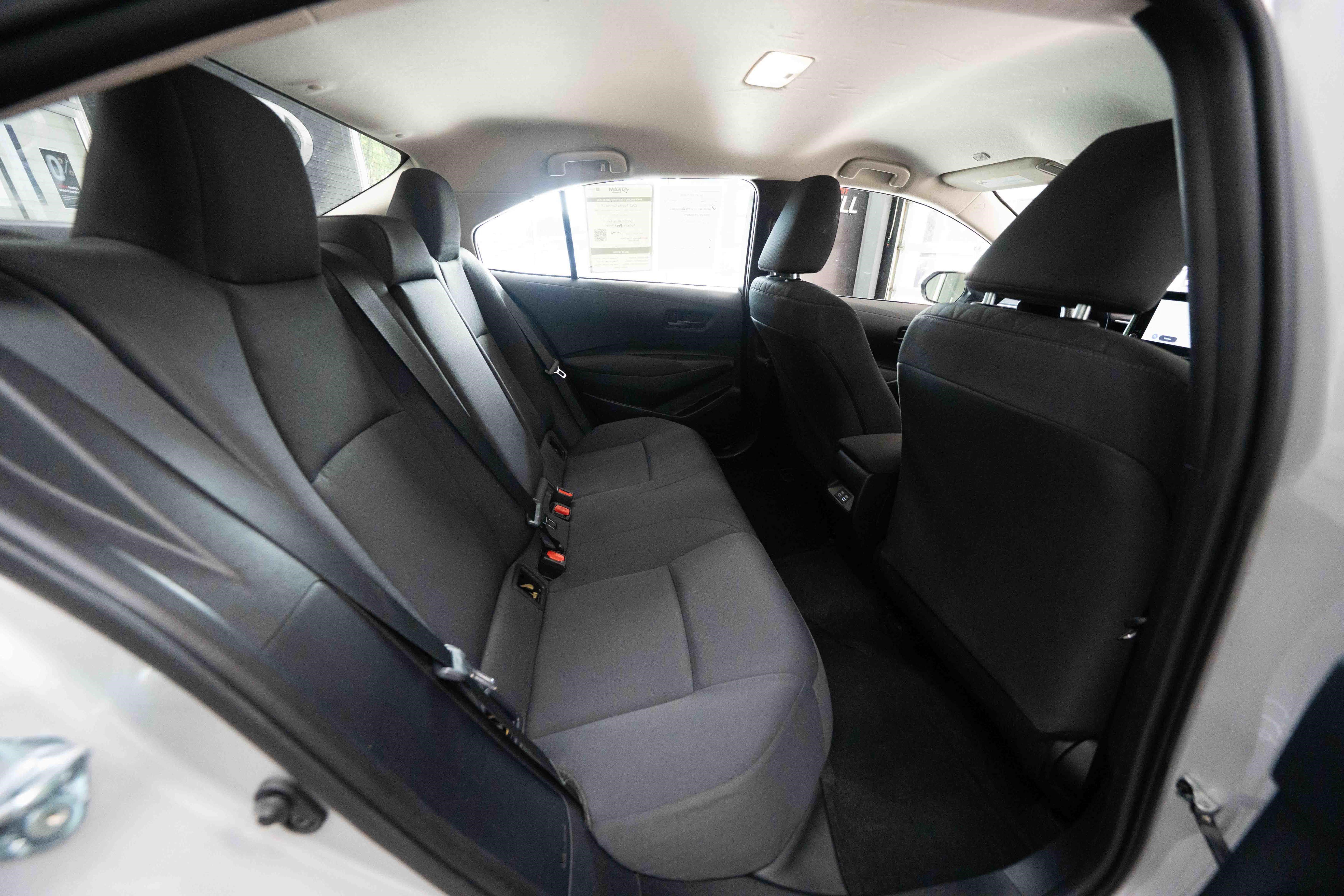 Used 2025 Toyota Corolla LE FWD image 24