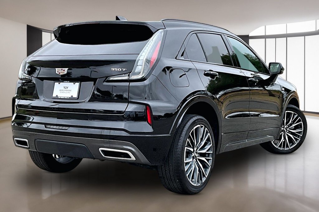 Used 2024 Cadillac XT4 Sport FWD image 2