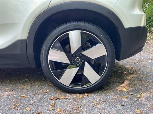 Certified 2023 Volvo C40 P8 Recharge Ultimate AWD/4WD image 19