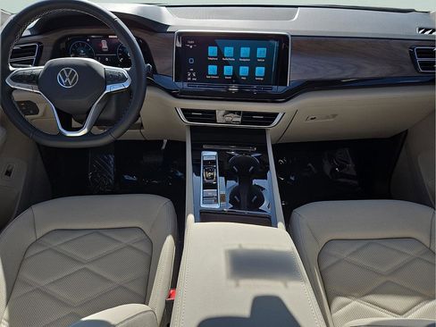 New 2026 Volkswagen Atlas SE FWD image 13