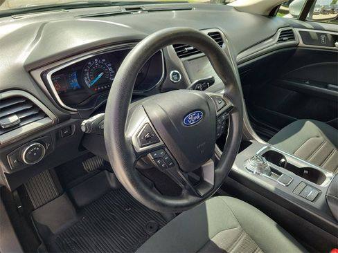 Used 2020 Ford Fusion SE image 21