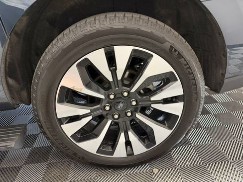 Used 2025 Ford Expedition Max Platinum w/ Driver's Package AWD/4WD image 46