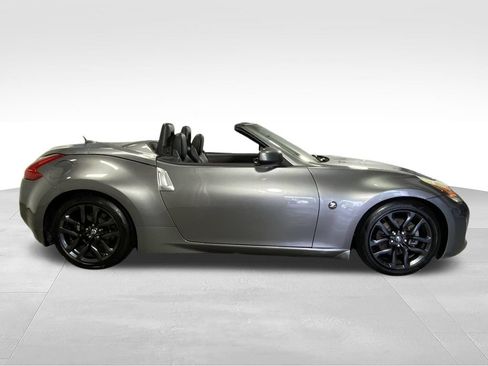 Used 2014 Nissan 370Z Touring RWD image 31