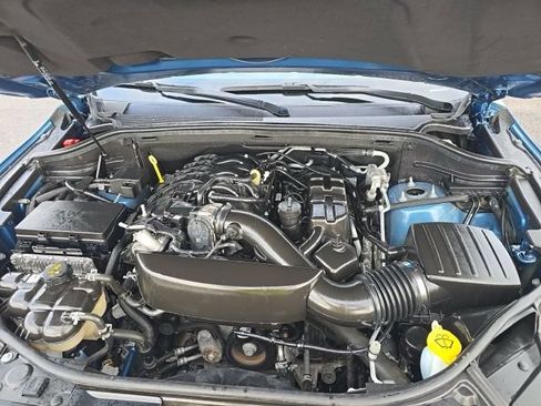 Used 2025 Dodge Durango GT AWD/4WD image 19