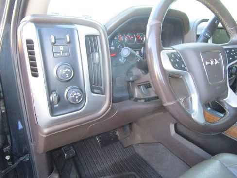 Used 2018 GMC Sierra 1500 SLT image 25
