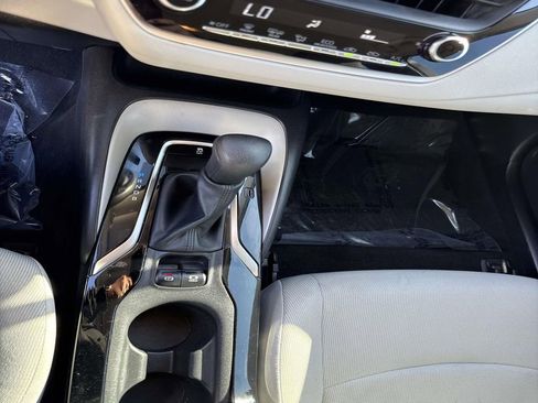 Used 2020 Toyota Corolla LE image 25