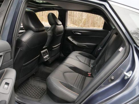 Used 2021 Toyota Avalon XSE image 27