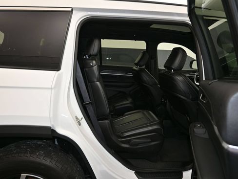 Used 2024 Jeep Grand Cherokee L Limited w/ Luxury Tech Group II AWD/4WD image 27