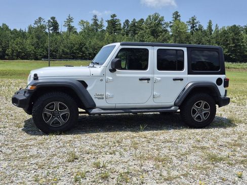 Used 2019 Jeep Wrangler Unlimited Sport AWD/4WD image 4