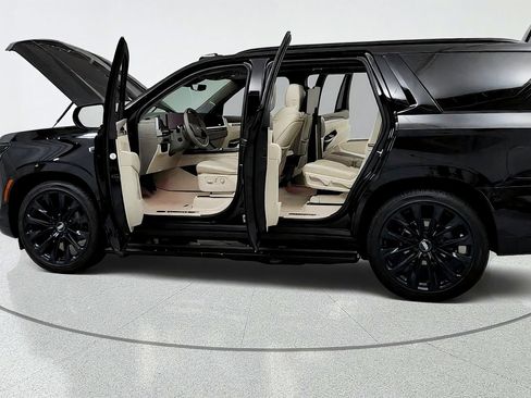 Used 2025 Cadillac Escalade Sport Platinum w/ LPO, ONYX Package AWD/4WD image 10