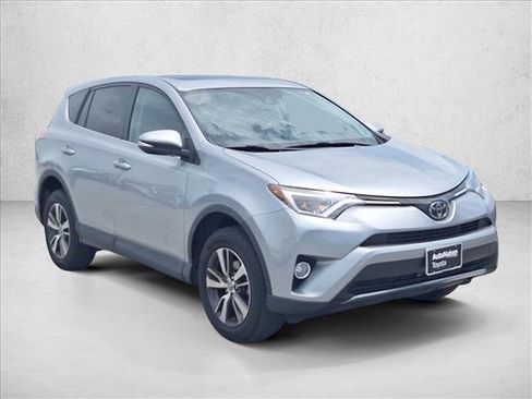 Used 2018 Toyota RAV4 XLE FWD image 3