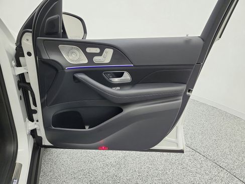 Certified 2025 Mercedes-Benz GLS 450 4MATIC image 22