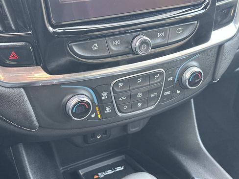Certified 2023 Chevrolet Traverse LT image 30