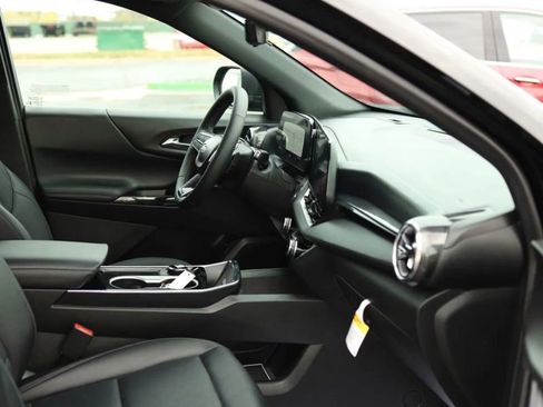 Used 2026 Chevrolet Equinox LT w/ Convenience Package II image 50