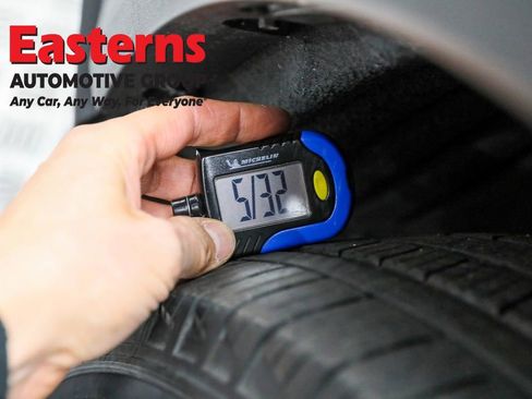 Used 2023 Ford Explorer Limited image 28