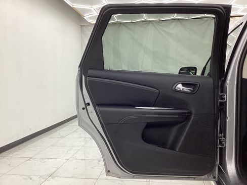 Used 2019 Dodge Journey Crossroad w/ Popular Equipment Group AWD/4WD image 24