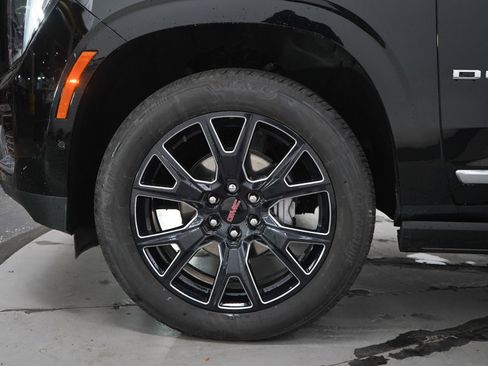 Used 2025 GMC Yukon Denali w/ Sun & Power Step Package AWD/4WD image 29