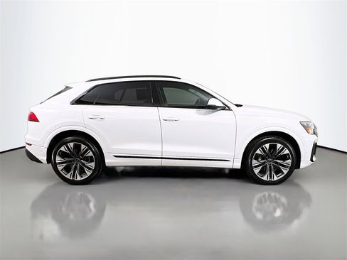 Used 2024 Audi Q8 Premium Plus w/ Premium Plus Package image 8