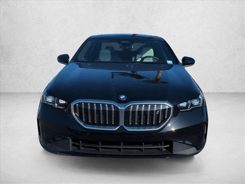 Used 2024 BMW i5 eDrive40i w/ Convenience Package RWD image 2