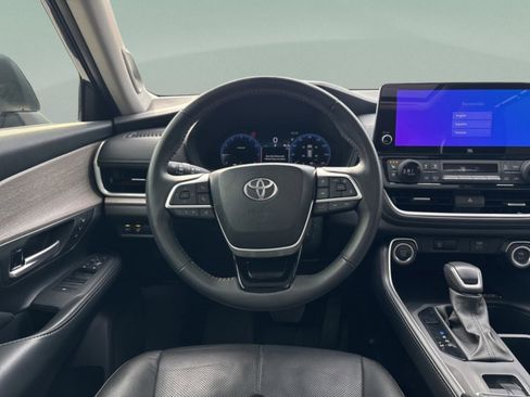 Used 2024 Toyota Grand Highlander Limited image 12