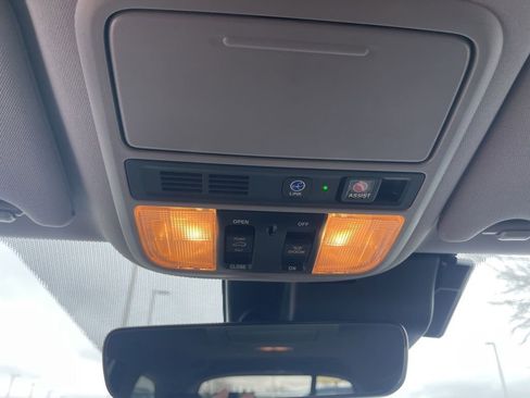 Used 2022 Honda Pilot Touring image 33