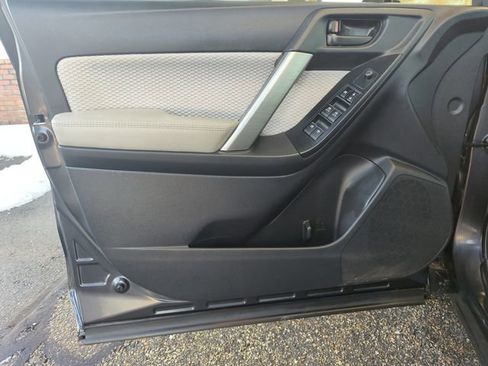 Used 2017 Subaru Forester 2.5i Premium image 15