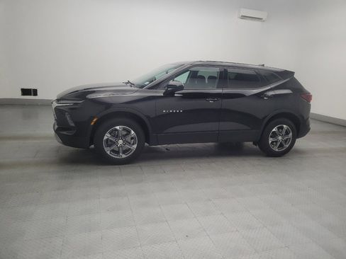 Used 2024 Chevrolet Blazer LT FWD image 2
