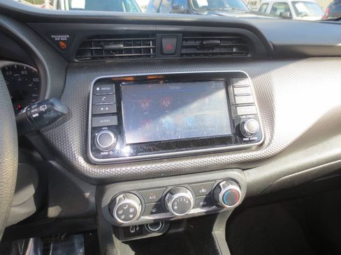 Used 2020 Nissan Kicks S FWD image 9