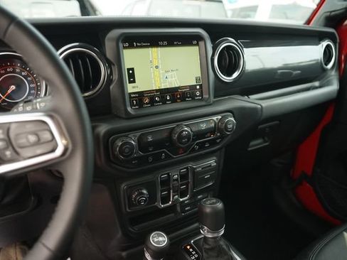 Used 2023 Jeep Wrangler Unlimited Sahara AWD/4WD image 26