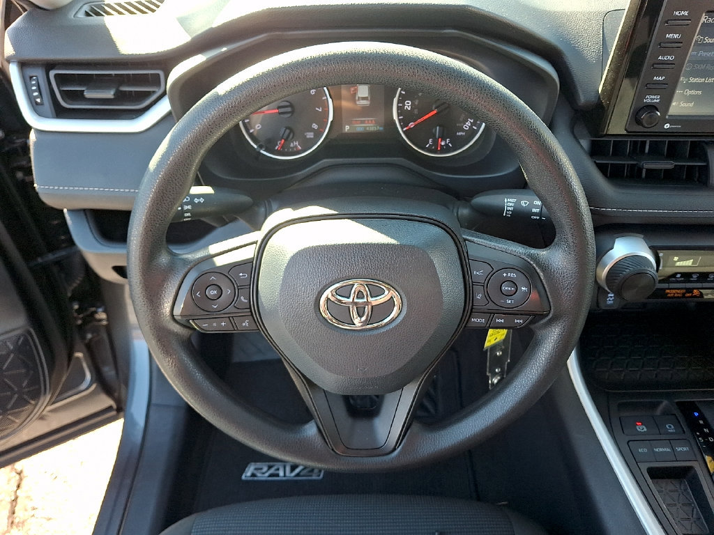 Used 2022 Toyota RAV4 LE FWD image 18