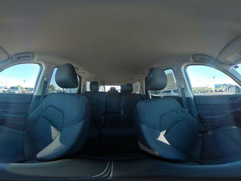Used 2025 Nissan Pathfinder SV FWD image 44