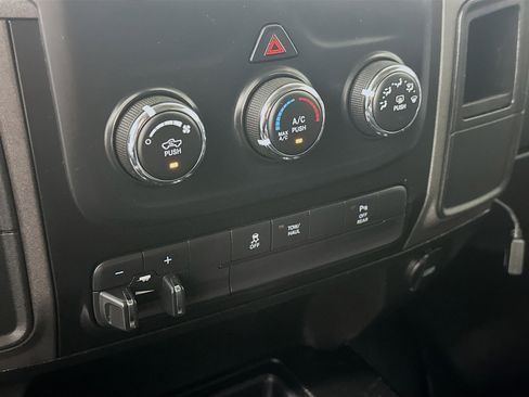 Used 2018 RAM 2500 Tradesman w/ Chrome Appearance Group image 22